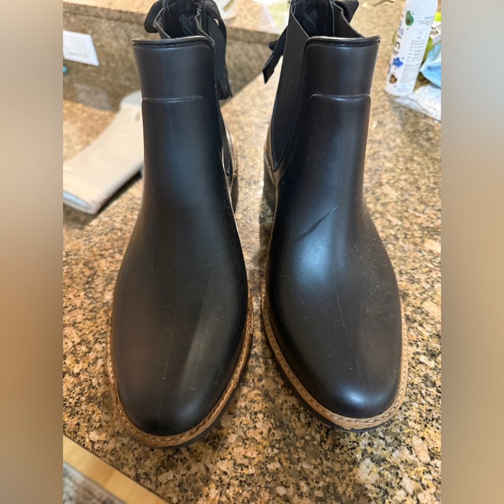 Bernardo Black Sole Footwear